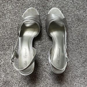 Lulu Townsend Silver Mindy Heel Size 9